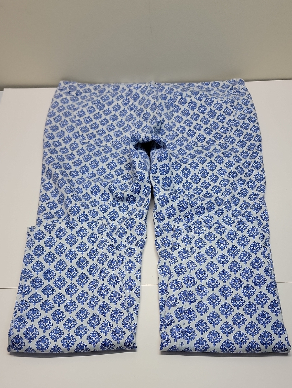 Vineyard Vines Gustavia Blue & White Printed Slim Leg Jeans - Picture 10 of 11